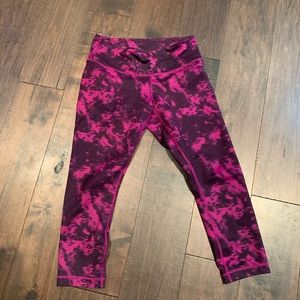 Lululemon Wunder Under size 6 crops
